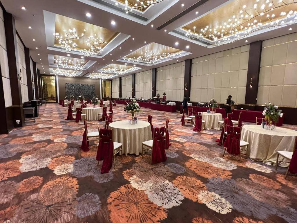 Ramada Udaipur Resort & Spa Exterior foto